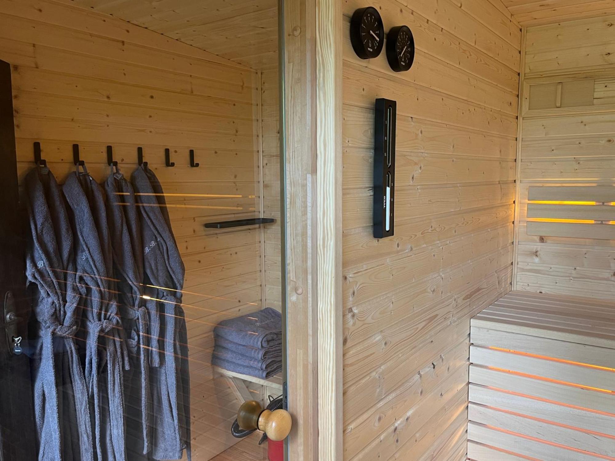 Romantisches Studio Am Waldesrand Mit Gartensauna Schwarz  Dış mekan fotoğraf